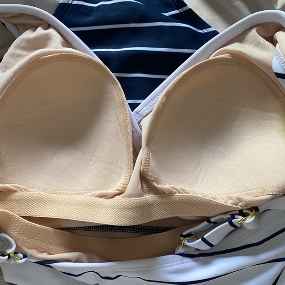 NWOT Kona Sol Swimsuit Full Coverage One Piece Striped Size L - Picture 10 of 12